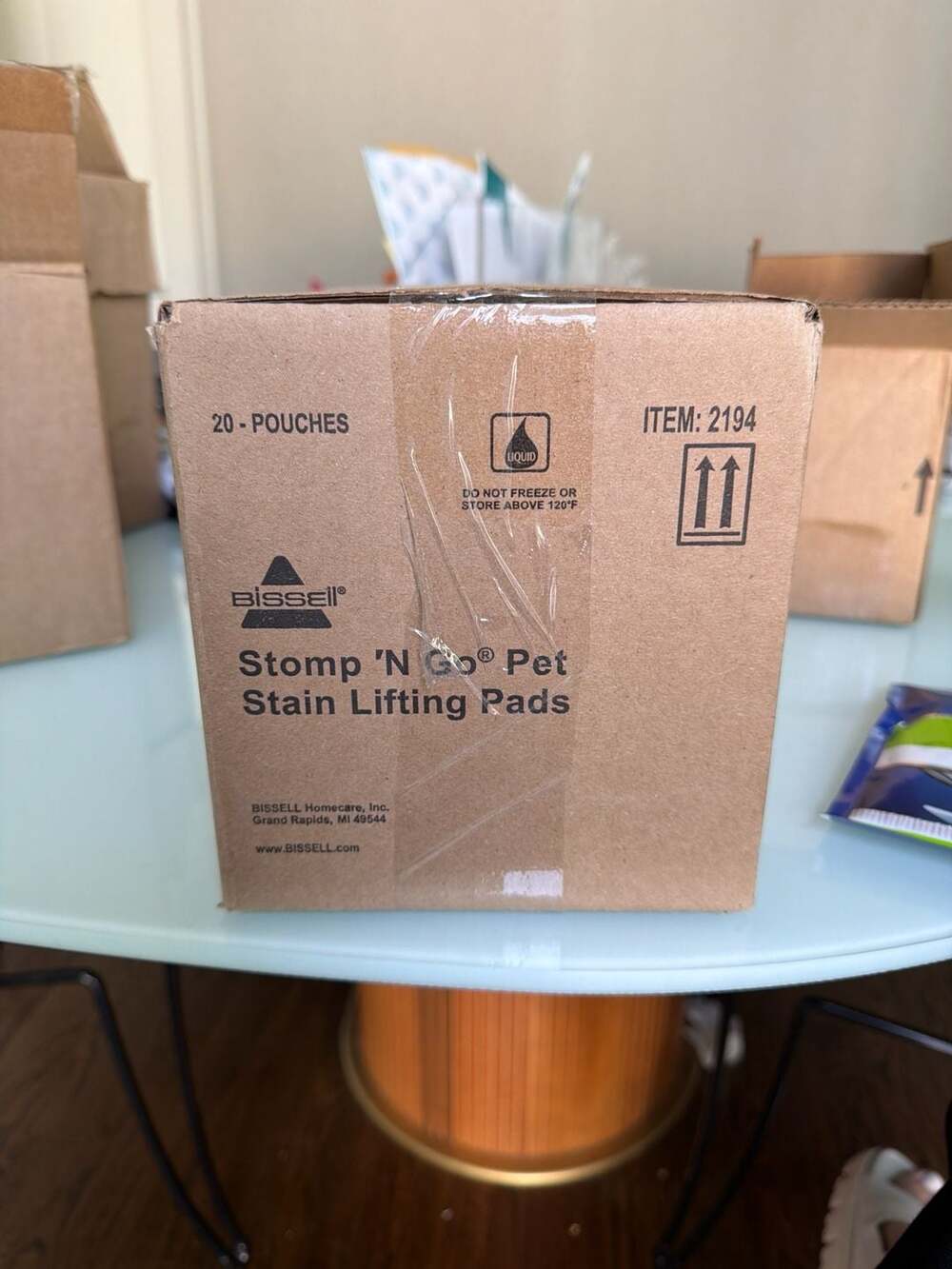 BISSELL Stomp 'N Go Pet Stain Lifting Pads with Oxy, 20 Pouches, SEALED BOX FAST